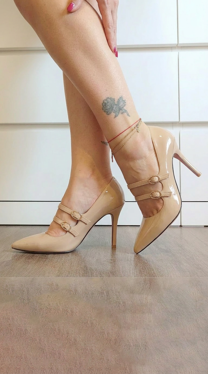 LUCIENNE STRAP PUMP