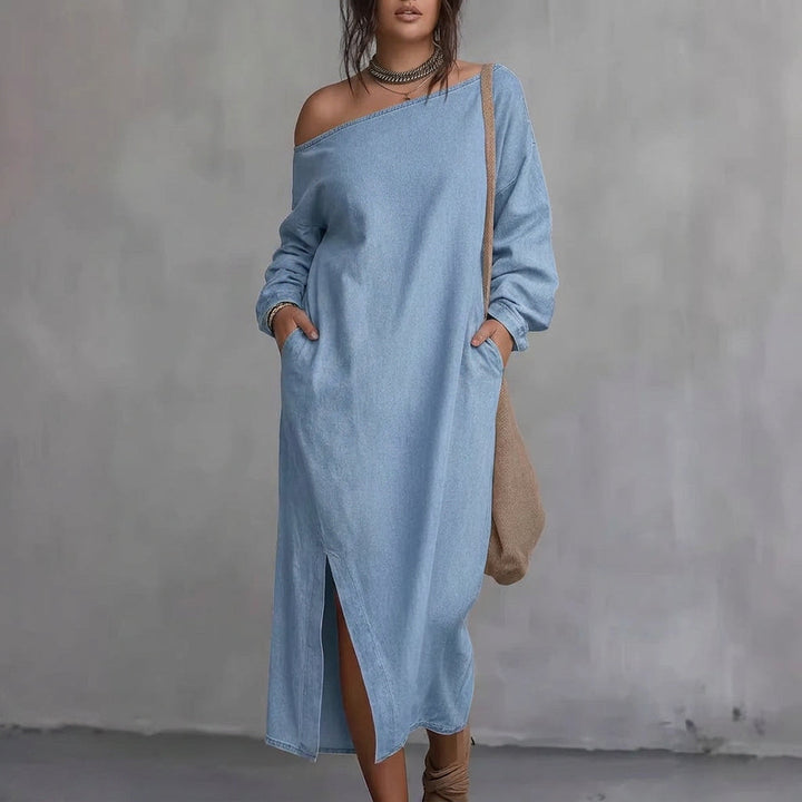 Kaia Olkapäiltä Avattu Halkio Mekko: Moderni Minimalistinen Eleganssi