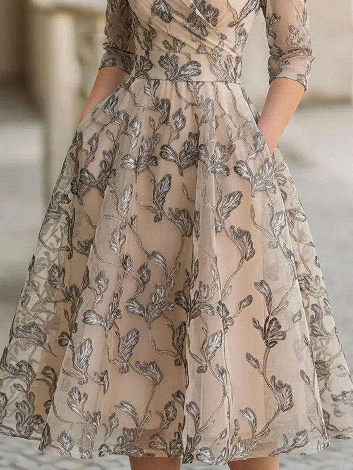 Demi - Klassinen Elegantti Mekko