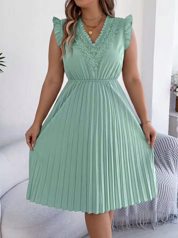 Briony – Rentoa V-pääntie Maksimekkoa, jossa on pitsiyksityiskohtia