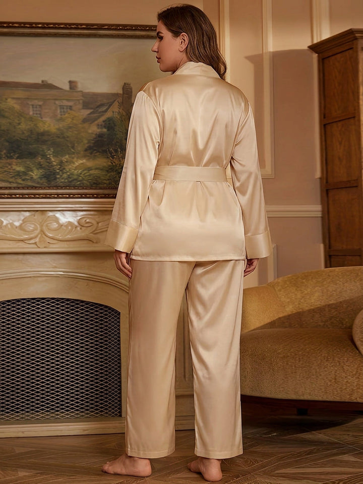 Mable | Eleganssi Kylpytakki &amp; Pyjama Setti