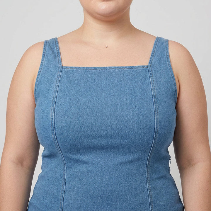Daria Olkaimeton Mekko